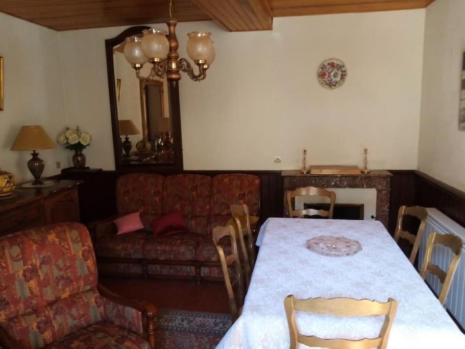 Gite Sous L' Orme Asquins Zewnętrze zdjęcie