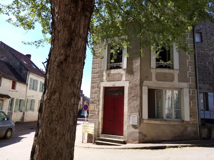 Gite Sous L' Orme Asquins Zewnętrze zdjęcie